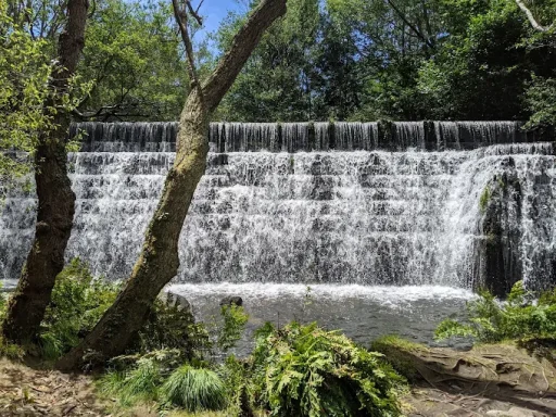 paseo de los enamorados https://www.turismo.gal/recurso/-/detalle/31651/paseo-dos-namorados?langId=es_ES&tp=9&ctre=43