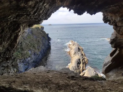 cova da doncela https://www.viajargalicia.com/lugo/viveiro/cueva-de-la-doncella