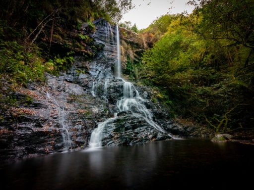 https://amarinalucense.gal/es/cascada-de-santo-estevo-do-ermo#:~:text=Cascada%20de%20Santo%20Estevo%20do%20Ermo